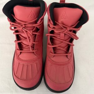 Nike Woodside 2 High ACG Boots Diffused Red Pink 524872-404 Size Youth 3Y
